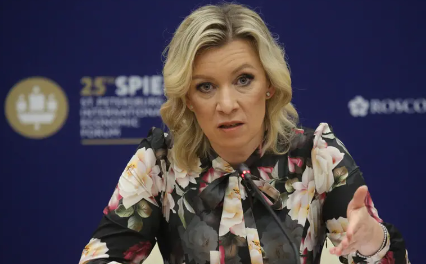 Захарова розлютилася через візит Джонсона на передову